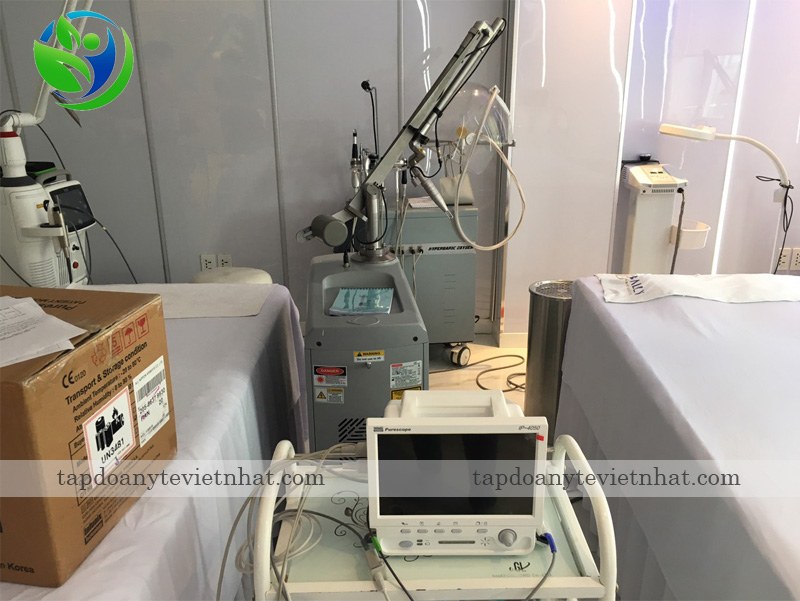 Bàn giao monitor bệnh nhân Infunix IP-4050 cho khách