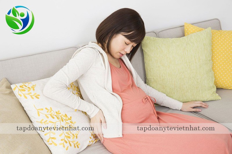  Đau lưng do áp lực thai nhi trong giai đoạn cuối thai kỳ