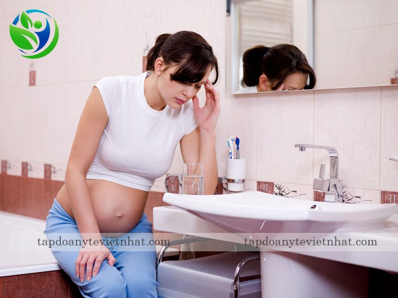  Phụ nữ sắp sinh thường xuyên đi vệ sinh hơn