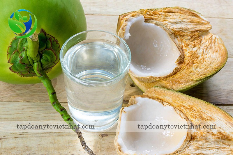 Nước dừa có thể bổ sung nước ối cho thai phụ