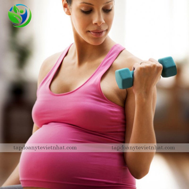  Thói quen nâng tạ nên được giữ để tăng cường sức khỏe cho cả thai kỳ